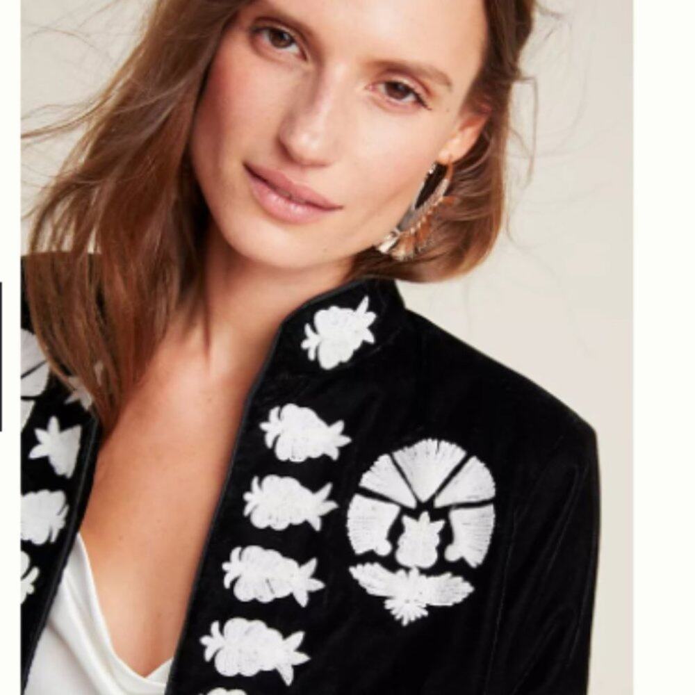 ANTHROPOLOGIE CLEOBELLA  - Embroidered Black Velvet Jacket L